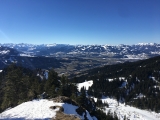 Blick nach Südosten über die <a href=/freizeit/alpe-klank-93347/>Alpe Klank</a>  ins Iller-Tal,#