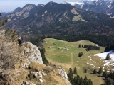 Blick auf <b>Deindlhütte</b> (links) und <a href=/freizeit/lagler-huette-daffnerwaldalm-93218/>Lagler Hütte</a>  (rechts) (Foto gespeichert zu <a href=/gipfel/wasserwand-1634/>Wasserwand</a>),#