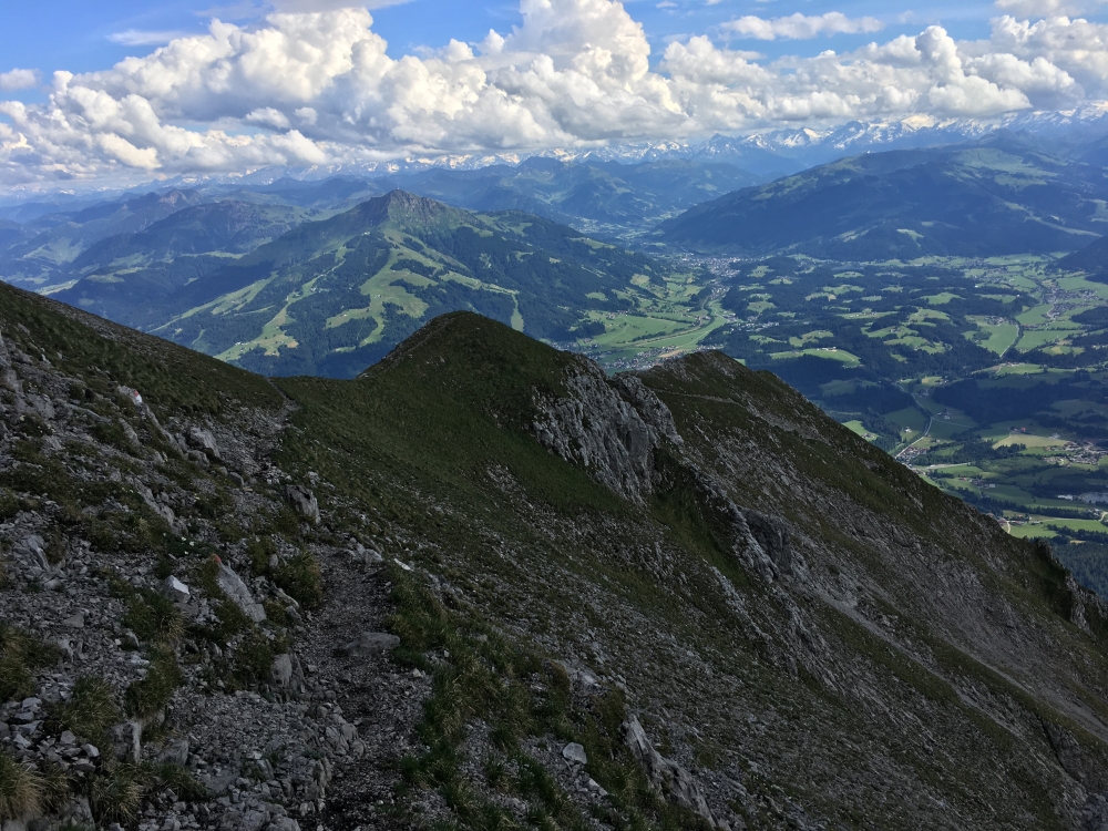 Maukspitze -> Ackerlhütte: Über den Grat (nicht allzu ausgesetzt am in steilem Gelände)