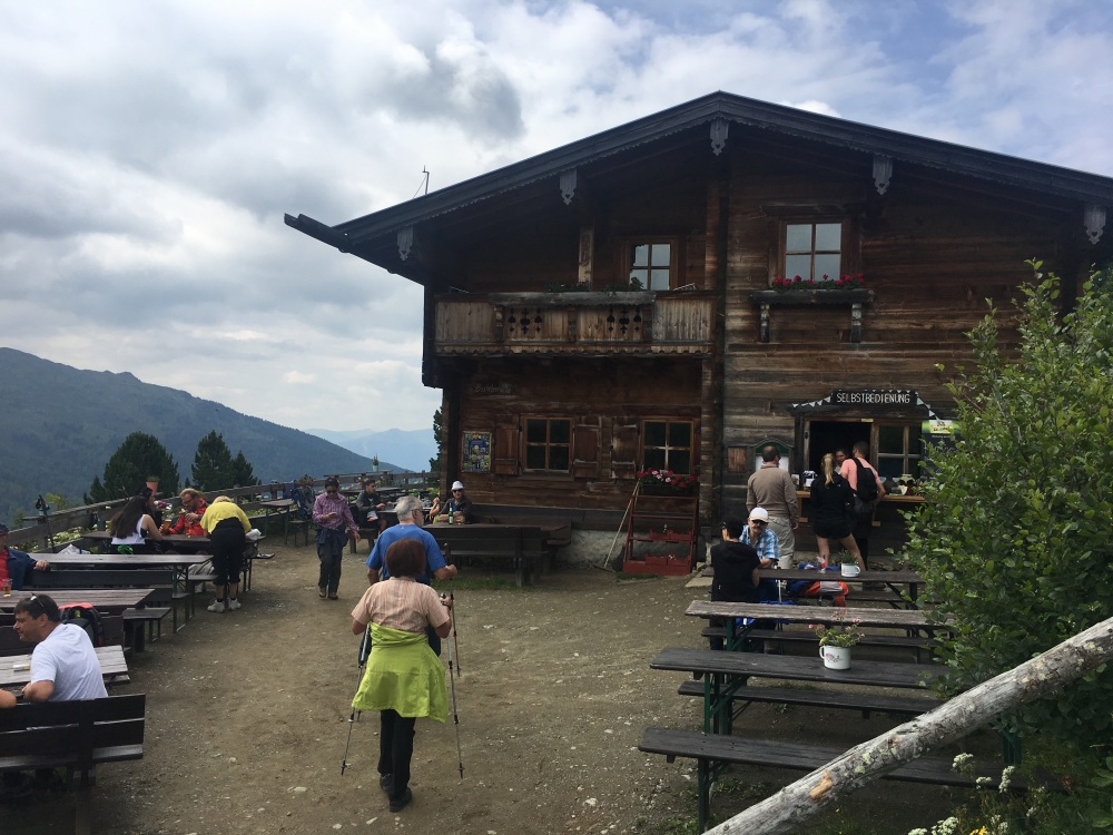 Meißner Haus -> Alpengasthof Boscheben: Rastmöglichkeit auf dem Zirbenweg