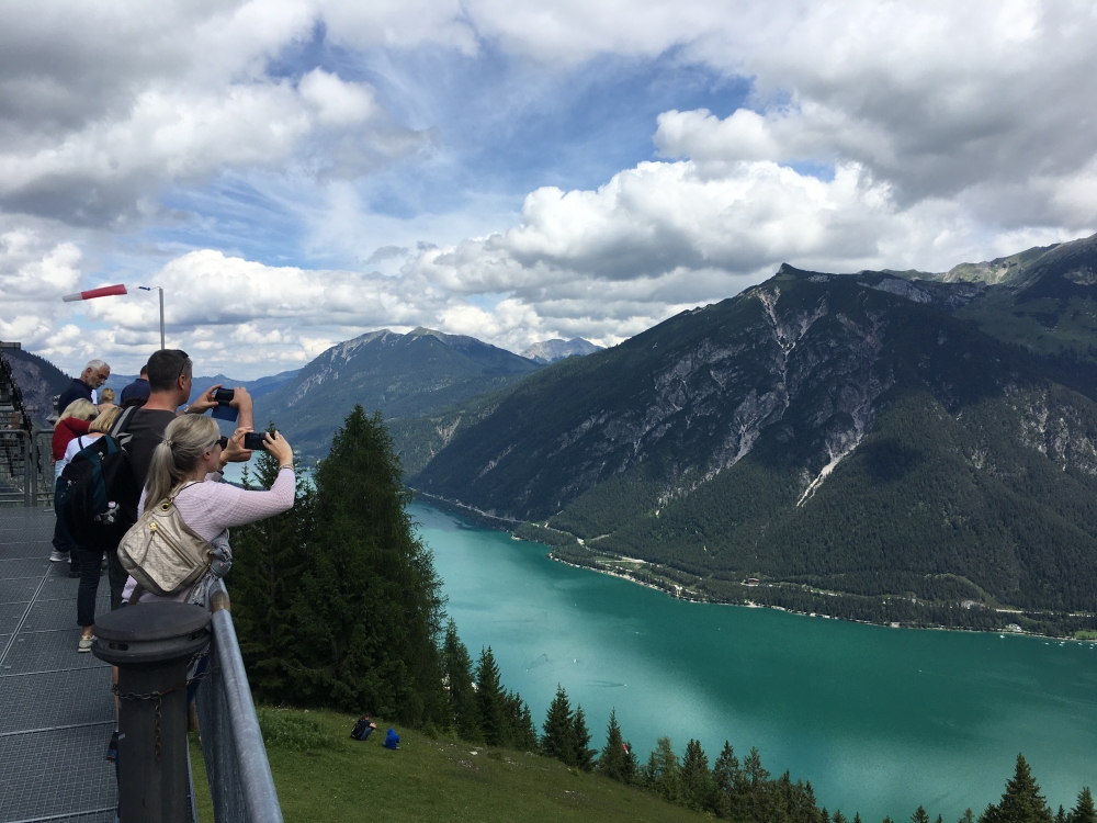 Bergstation Zwölferkopf: Ausblick gleich beim Ausstieg