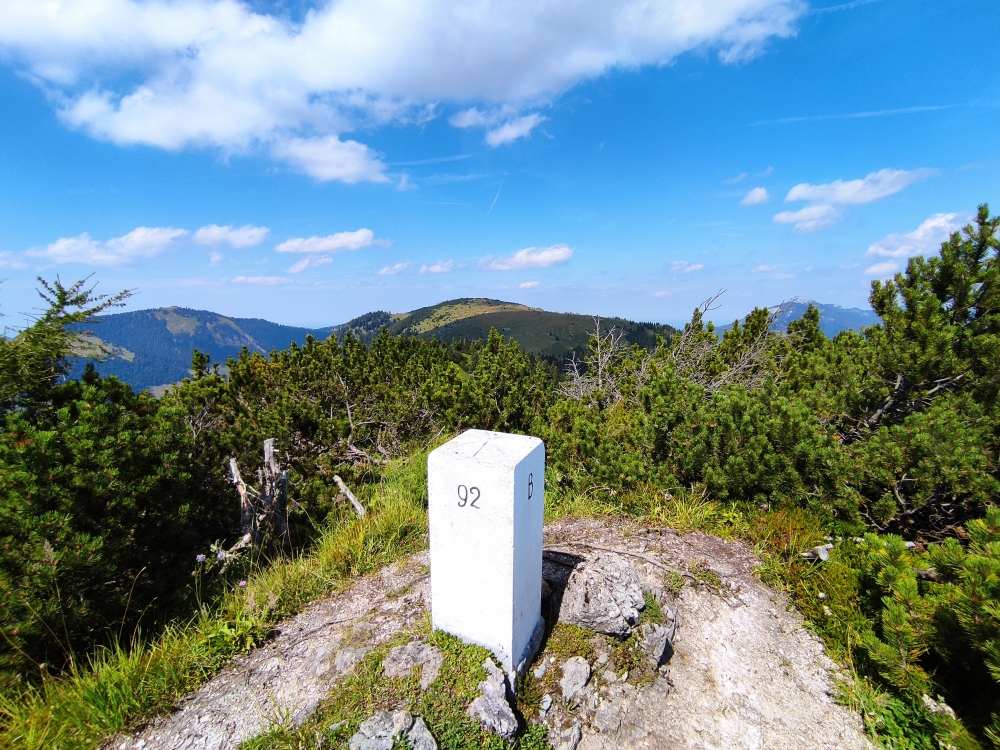 Brandelberg: Am Gipfel mit Blick zum Zinnenberg