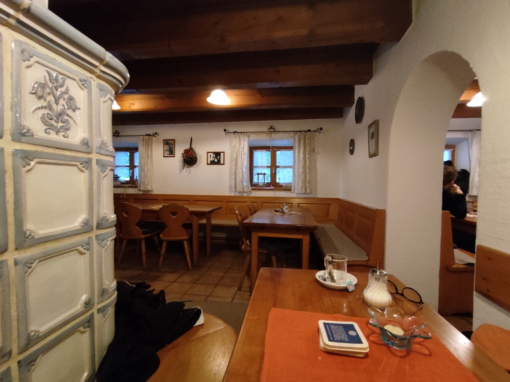 Stube mit Kachelofen (Kirchsteinhütte)