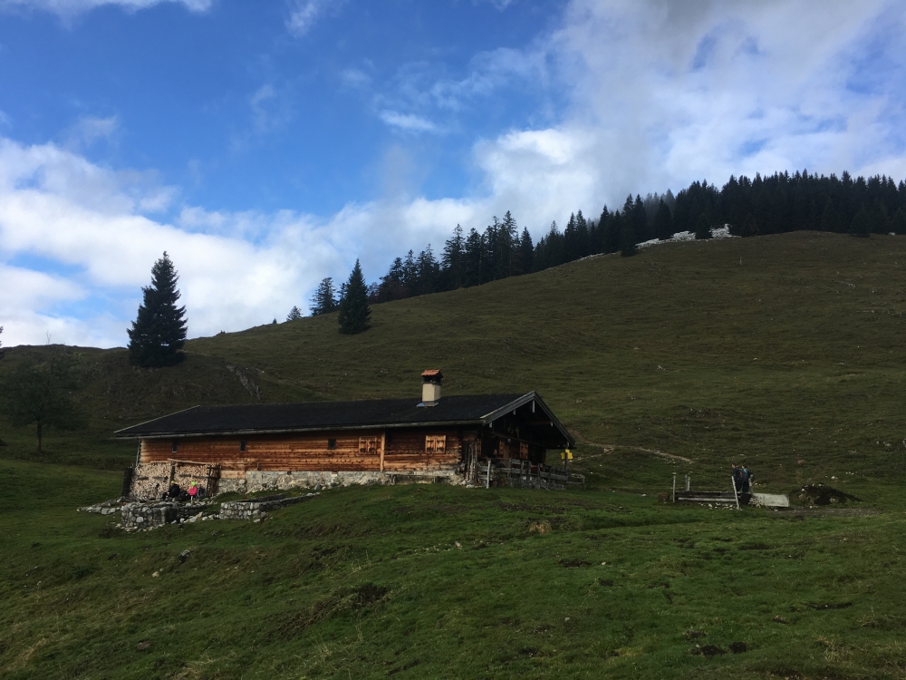Neuhütte -> Seebergalm: Die im Sommer bewirtschaftete Neuhütte 