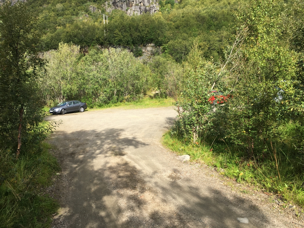 Parkplatz Vatterfjorden: Parkplatz für Angler und Wanderer