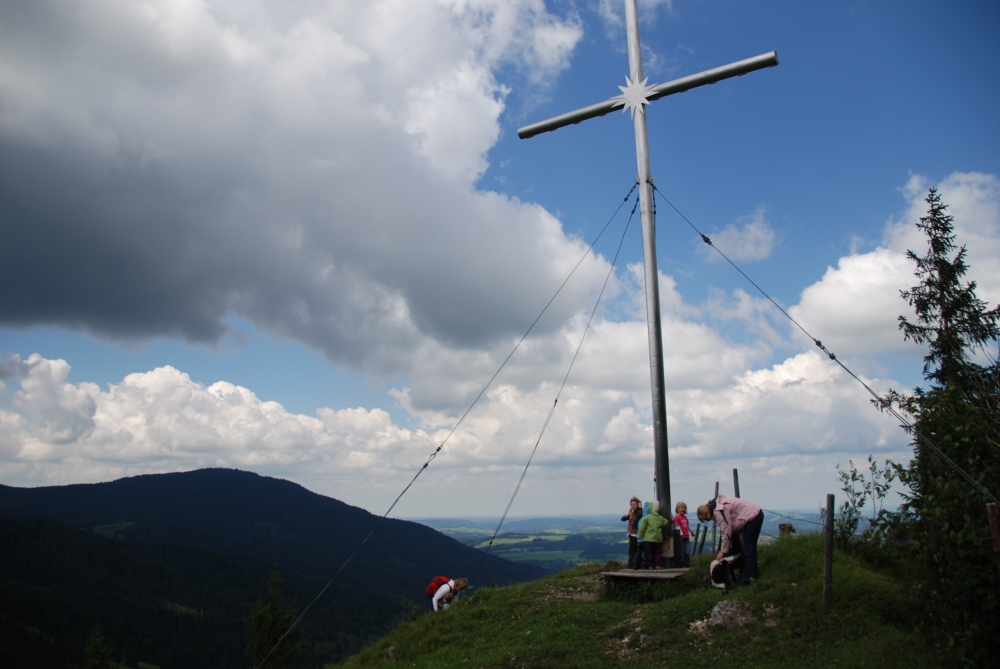 Steckenbergkreuz: Am Gipfel