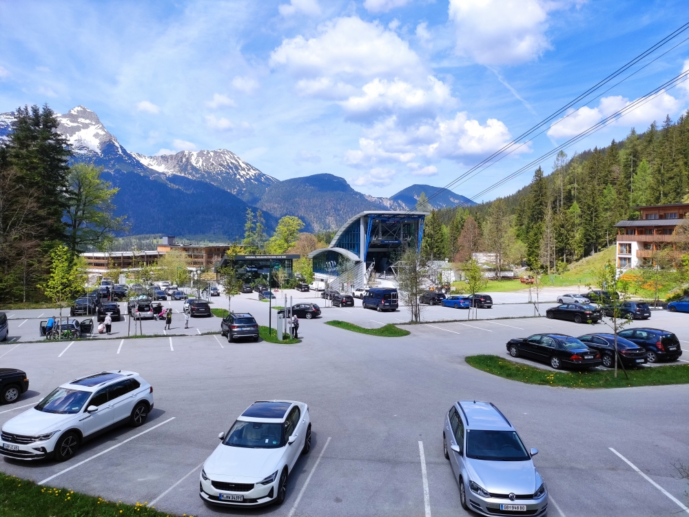 Tiroler Zugspitzbahn Talstation: Parkplatz an der Talstation