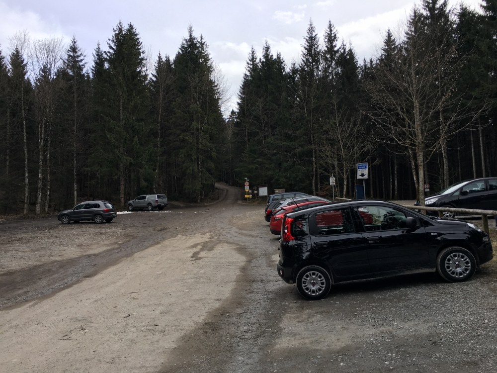 Waldparkplatz Bruchfeld -> Deindlhütte: Der große Wanderparkplatz Gammern