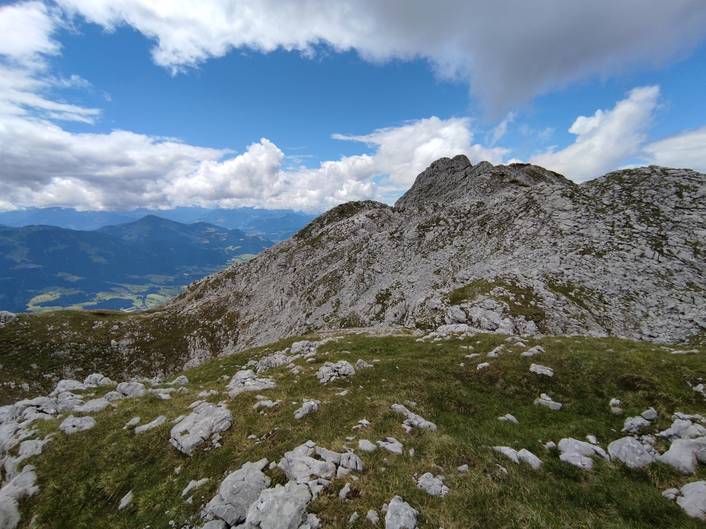 Wiesberg: Der Wiesberg ist der letzte "Gipfel" vor dem Grat über die Hackenköpfe zum Scheffauer
