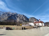Blick von der Anlegestelle auf St. Bartholomä vor dem Archenkof (Foto gespeichert zu Ziel Anlegestelle St. Bartholomä),#