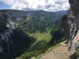 Die drahtseilgesicherte aber leichte Passage unter dem Gipfel,#
