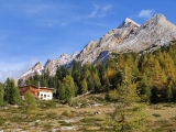 Blick auf die <a href=/huetten/faneshuette-rifugio-fanes-1718/>Faneshütte</a> (Foto gespeichert zu Ziel Faneshütte),#