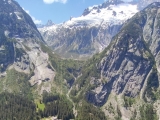 Blick ins Tal kurz nach der Bergstation (Foto gespeichert zu Ausgangspunkt Gelmerbahn Bergstation),#