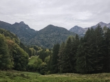 Blick auf <a href=/gipfel/rudersburg-2997/>Rudersburg,</a> <a href=/gipfel/breitenstein-890/>Breitenstein</a> und <a href=/gipfel/geigelstein-35079/>Geigelstein</a> (von links nach rechts),#