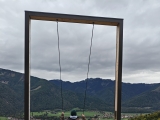 Eine der Hutschn (Schaukeln) mit Kampenwand-Blick,#