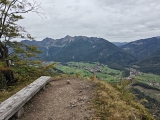 Blick zum <a href=/gipfel/breitenstein-890/>Breitenstein</a> und <a href=/gipfel/geigelstein-35079/>Geigelstein </a>  (Foto gespeichert zu Ausgangspunkt Gscheuerwand),#