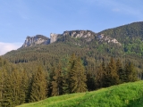 Blick zur <a href=/gipfel/gederer-wand-10431/>Gederer Wand</a>  (Foto gespeichert zu <a href=/wanderweg/sameralm-maisalm-7797/>Weg</a>) (Foto gespeichert zu Ausgangspunkt Gederer Wand),#