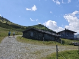 Kleinneubergalm vor der <a href=/gipfel/breiteggspitze-4512/>Breiteggspitze</a>,#