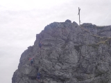Kurze Kletterstelle mit Stahlseil und Bügeln,#