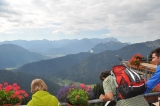 Ausblick von der Bergstation Richtung Garmisch und Zugspitze