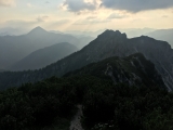 Gratweg mit Blick auf <a href=/gipfel/bayerischer-schinder-12858/>Bayerischer Schinder</a> ,#