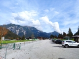 Der große Parkplatz an der Mautstation  (Foto gespeichert zu Ausgangspunkt Parkplatz Mautstation Karwendeltäler),#