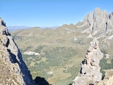 Blick über die <a href=/huetten/regensburger-huette-rifugio-firenze-7701/>Regensburger Hütte</a> auf die Seceda (Foto gespeichert zu Ziel Pizascharte),#