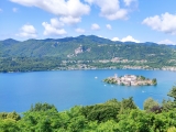 Blick über den Ortasee und die Isola San Giulio  (Foto gespeichert zu Ziel Sacro Monte di Orta),#