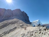 <a href=/huetten/santnerpasshuette-rifugio-passo-santer-8203/>Santnerpasshütte</a> unter der Rosengartenspitze (Foto gespeichert zu <a href=/huetten/santnerpasshuette-rifugio-passo-santer-8203/>Santnerpasshütte</a>),#