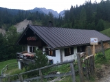 <a href=/huetten/schlagalm-8252/>Schlagalm </a>  mit Schinder im Hintergund (Foto gespeichert zu Ausgangspunkt Schlagalm),#