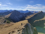 Blick nach Südwesten zur Lachenspitze, Steinarspitze und Rote Spitze (von links nach rechts)