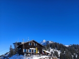 Tegelberghaus mit Branderschrofen (Foto gespeichert zu <a href=/huetten/tegelberghaus-3772/>Tegelberghaus</a>),#