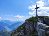 Gipfelkreuz mit Zugspitzblick,#