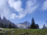 <a href=/freizeit/vilser-joechl-38667/>Vilser Jöchl</a>  mit Blick auf den <a href=/gipfel/seichenkopf-7354/>Seichenkopf</a> (Foto gespeichert zu Ausgangspunkt Vilser Jöchl),#