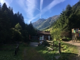 Voldertalhütte vom Spielplatz aus gesehen (Foto gespeichert zu Ausgangspunkt Voldertalhütte),#