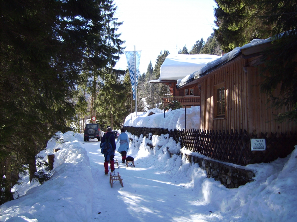 Kirchsteinhütte: Ziel für Schlittenfahrer im Winter