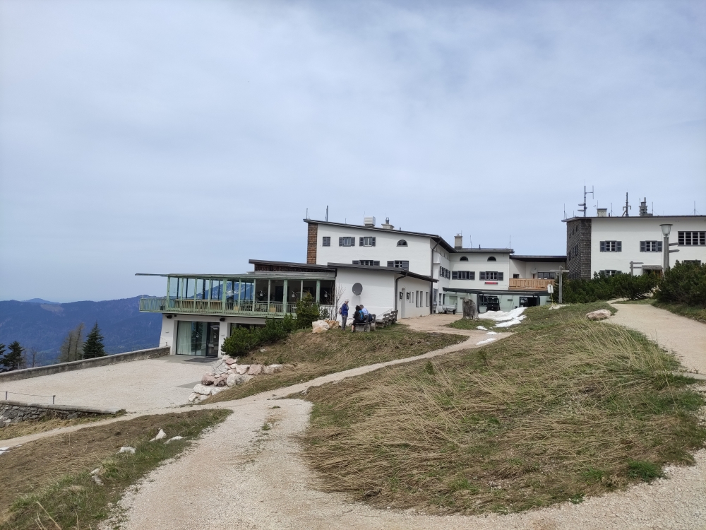 Wanderung Predigtstuhl: Wanderung Predigtstuhl: Gondelstation und Restaurant (Berghotel Predigtstuhl)