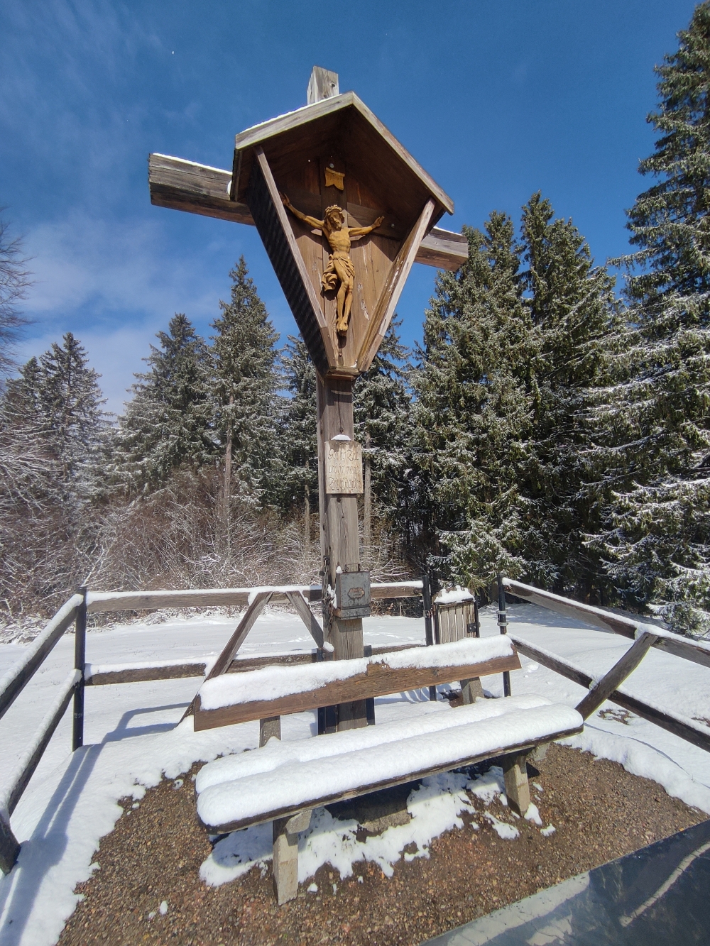 Wanderung Buch: Wanderung Buch: Gipfelkreuz mit Bank (Buch)