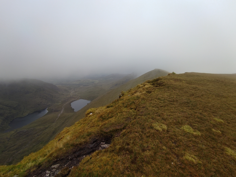 Wanderung Carrauntoohil: Wanderung Carrauntoohil: Am Gipfel (Cnoc na Toinne)