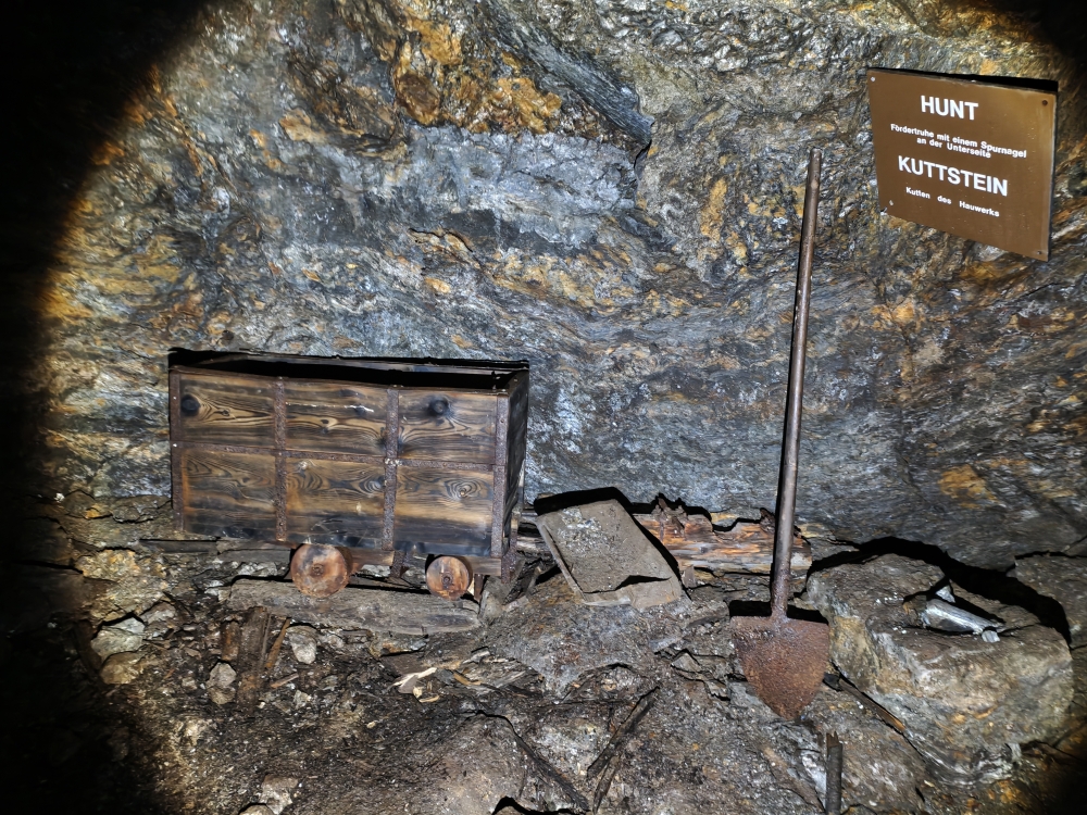 Wanderung Zinkwand: Wanderung Zinkwand: Im Dippmannstollen (Dippmannstollen Eingang)