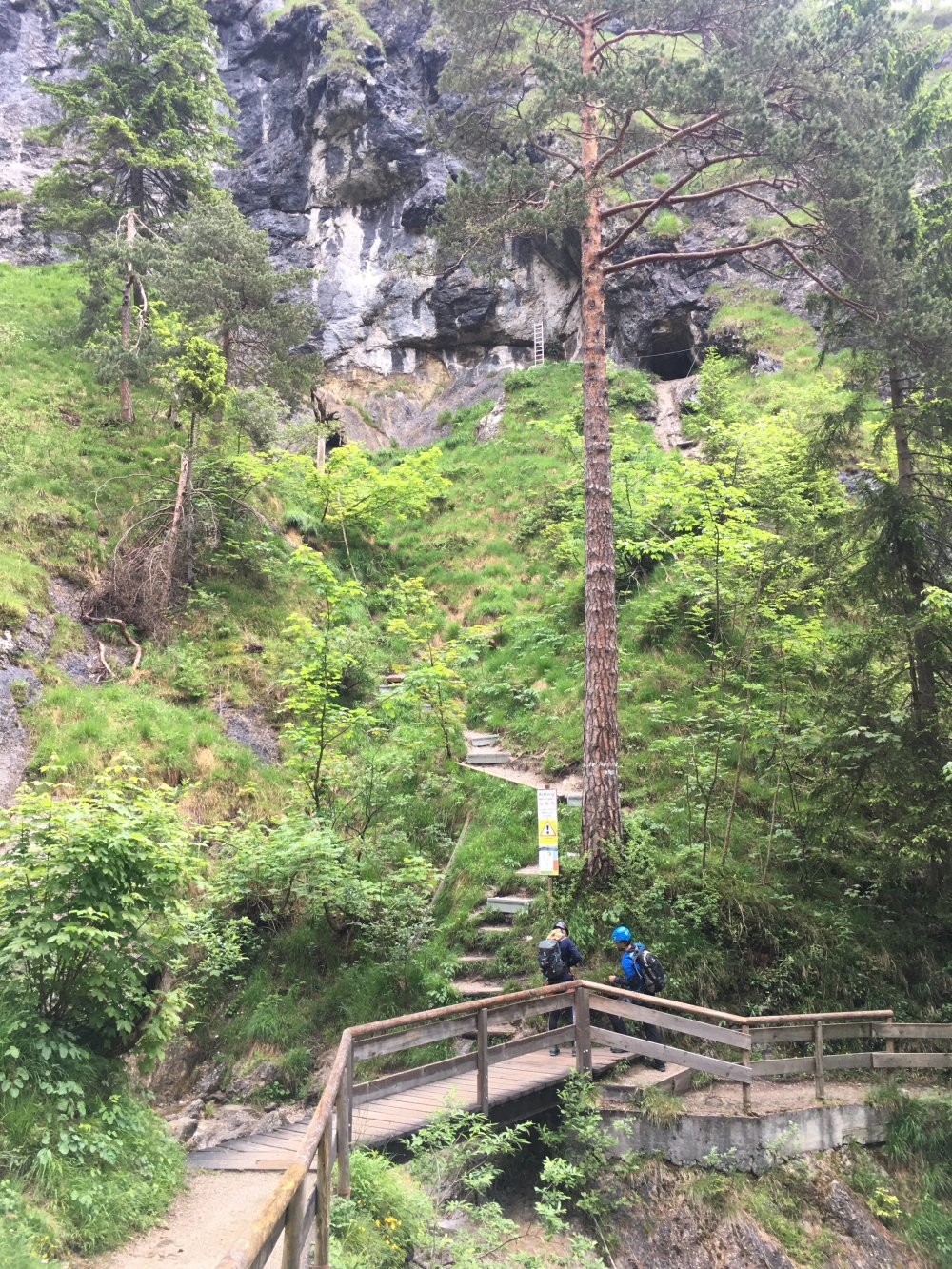 Anseilen auf der Brücke (Einstieg Hausbachfall Klettersteig)