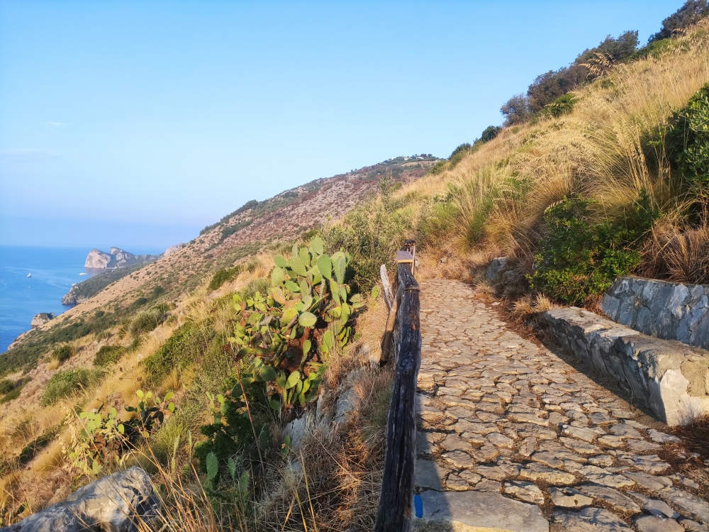 Wanderung Fiordo di Crapolla: Unten dann 700 Stufen