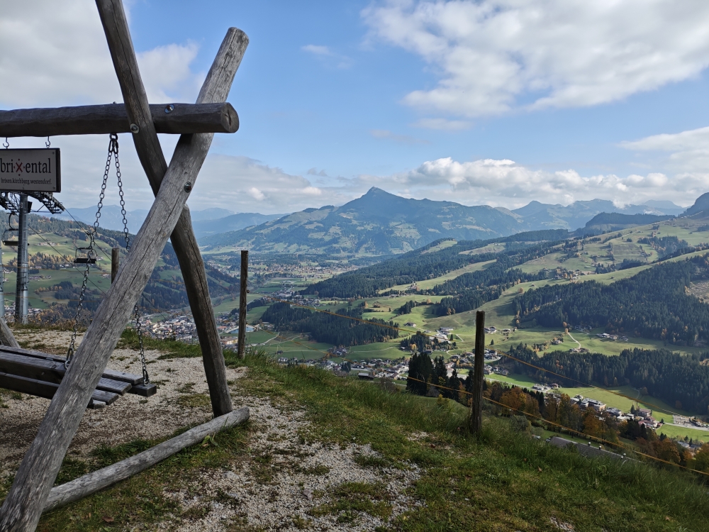 Wanderung Gaisberg: Wanderung Gaisberg: Schaukel an der Bergstation (Gaisberg Sessellift Bergstation)