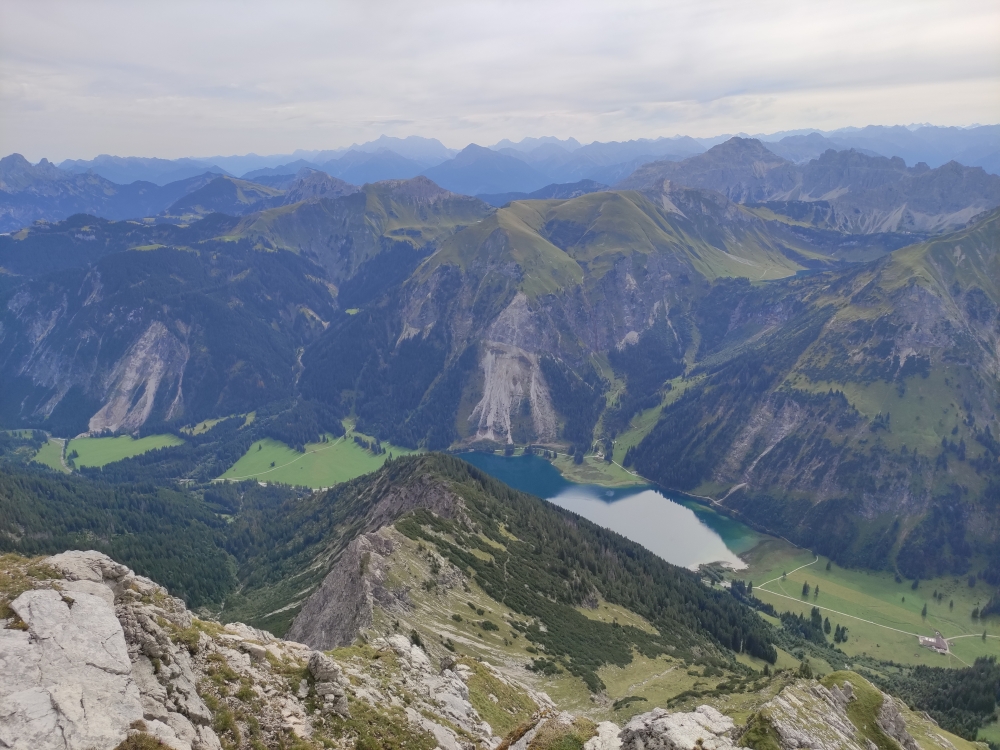 Wanderung Schrecksee vom Vilsalpsee: Wanderung Schrecksee vom Vilsalpsee: Blick auf den Vilsalpsee (Gaishorn)