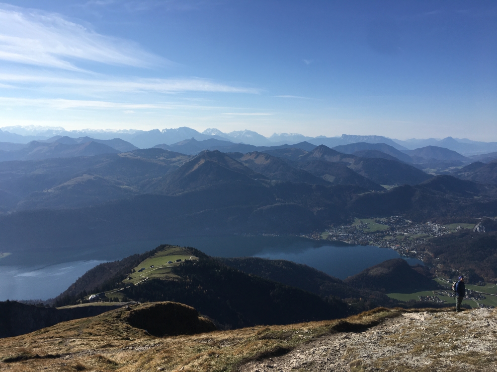 Blick vom Schafberg auf die Schafbergalm mit dem Gasthof Schafberg Alpe