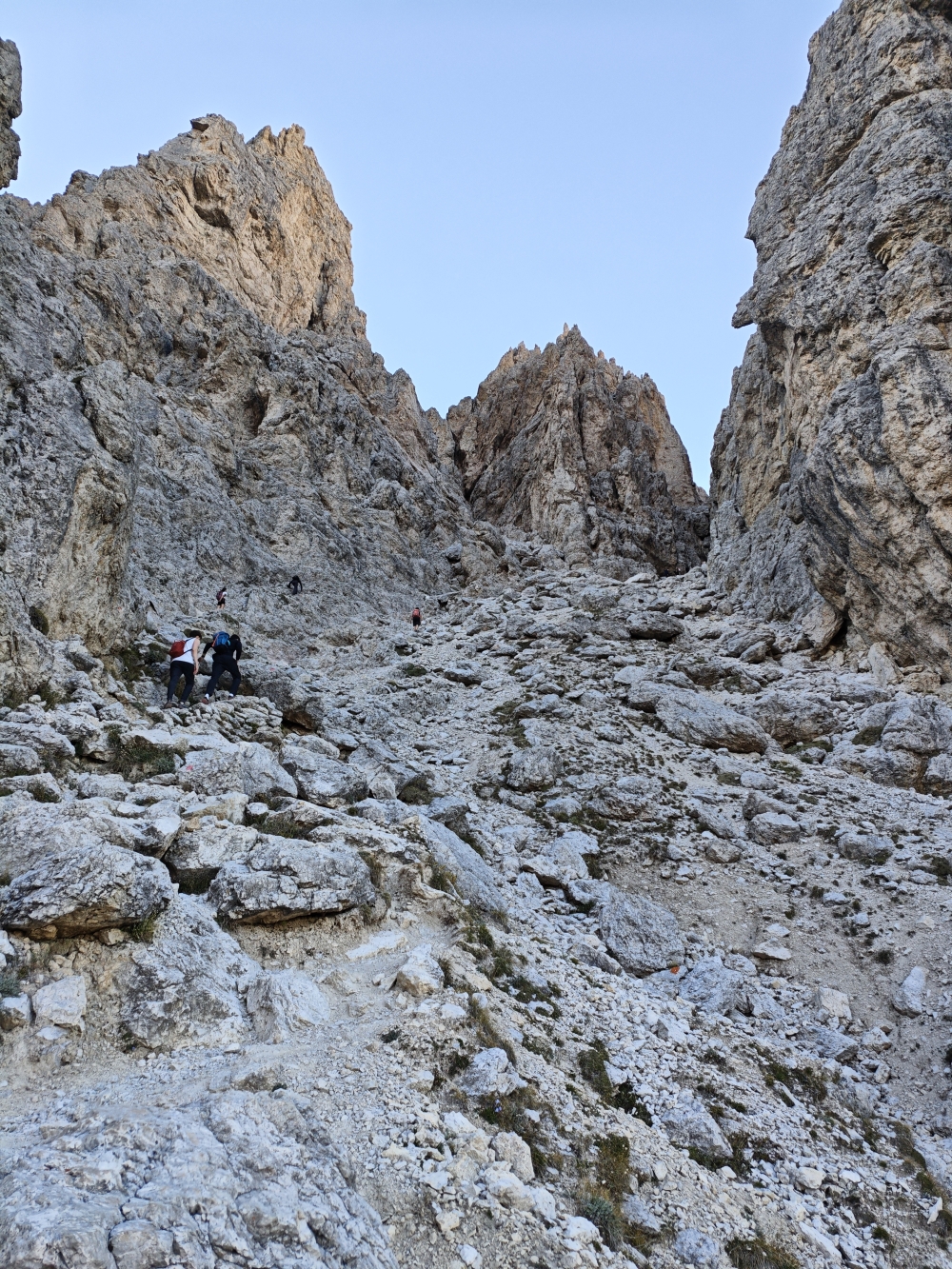 Klettersteig Kleine und Große Cirspitze: Aufstieg im Kar der großen Cirspitze 