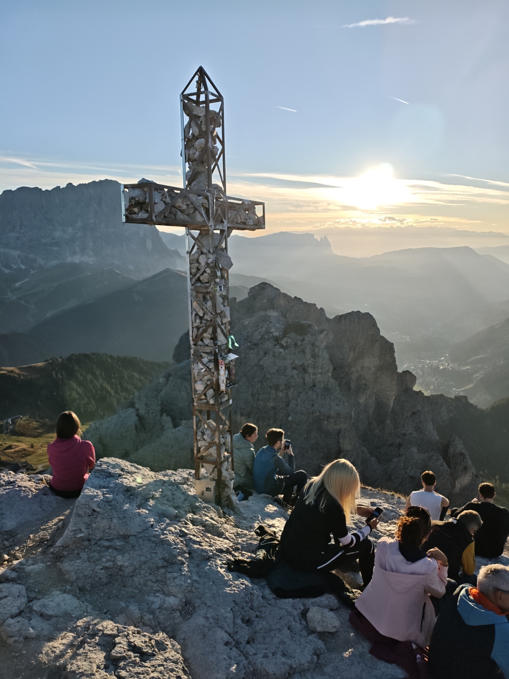 Große Cirspitze: Gipfelkreuz im Sonnenuntergang