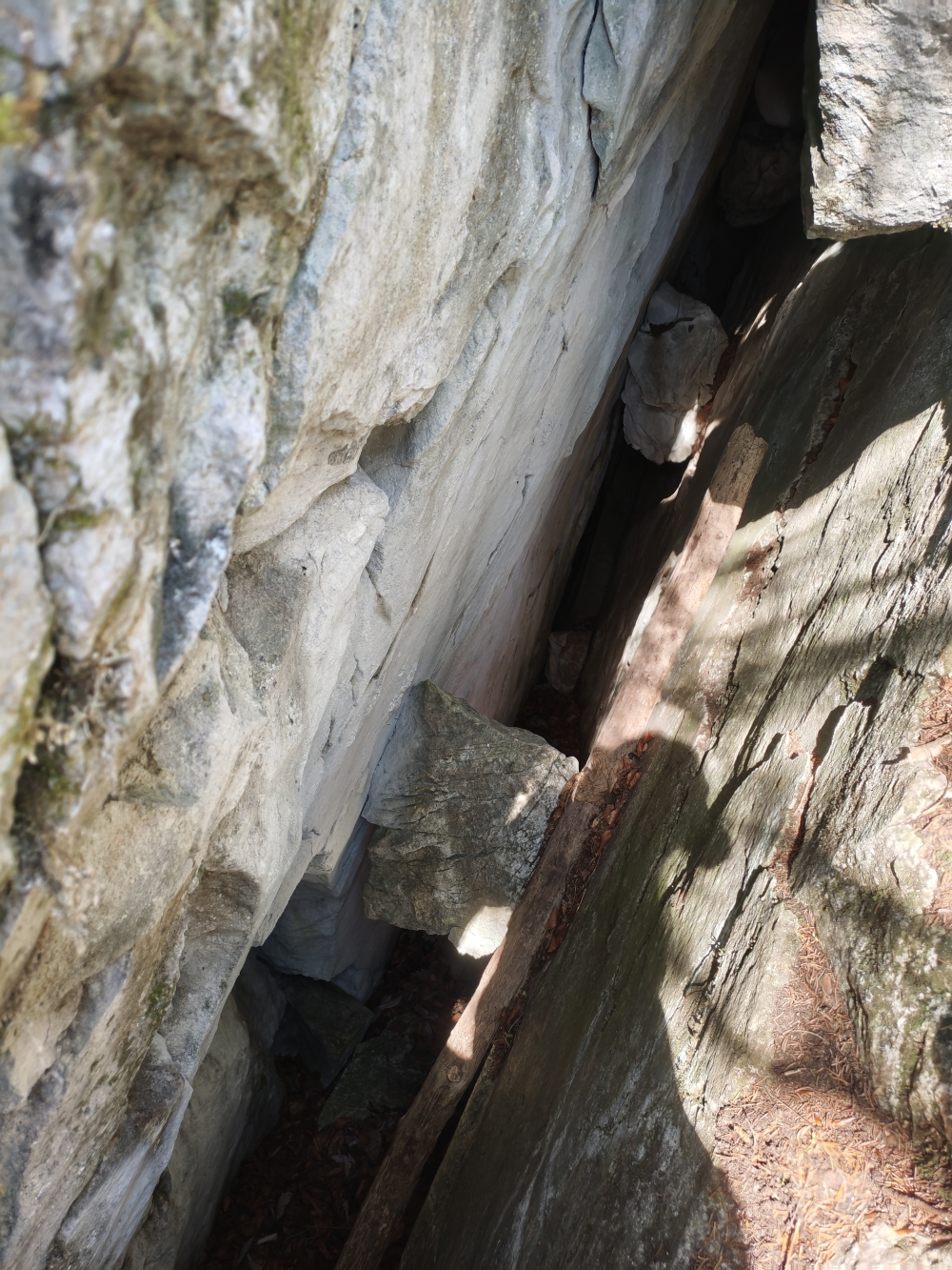 Große Klufthöhle: In der Durchgangshöhle