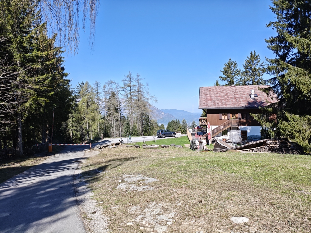 Wanderung Schlenken: Wanderung Schlenken: Halleiner Haus
