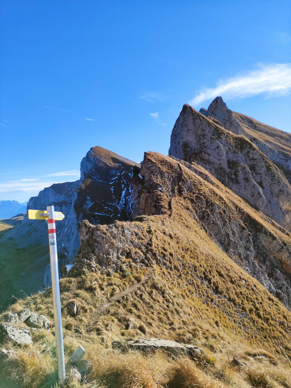 Wanderung Hochiss: Blick aus dem Sattel zum Klettersteig zum Spieljoch